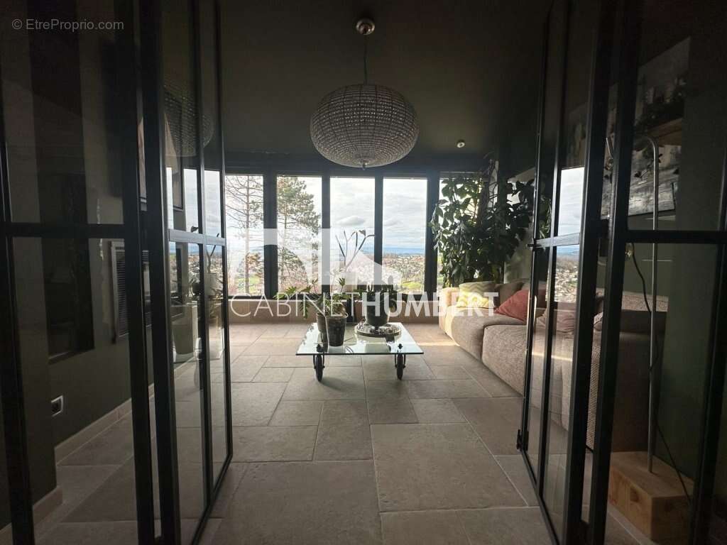 Maison à LA TOUR-EN-JAREZ