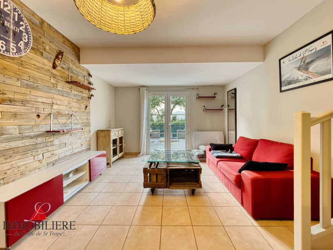 Appartement à COGOLIN