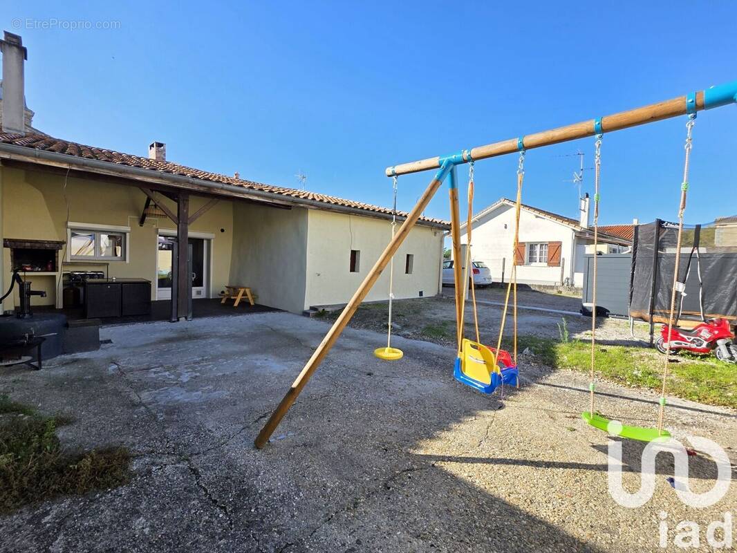 Photo 1 - Maison à ARCINS