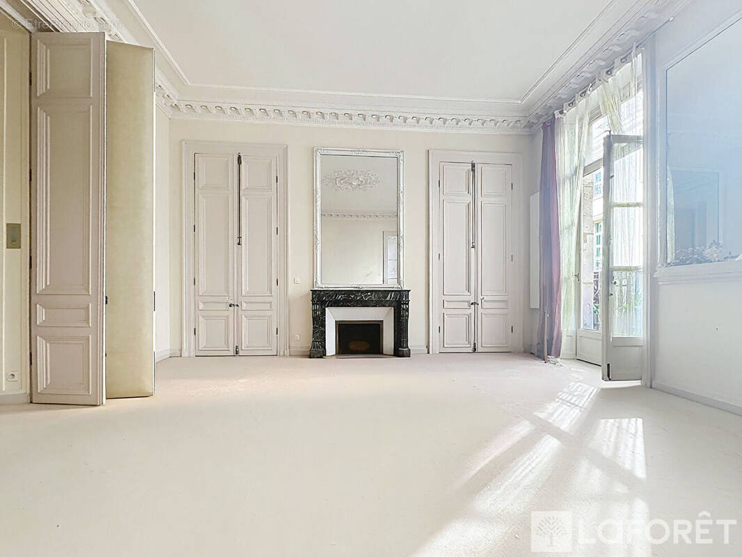 Appartement à PARIS-2E