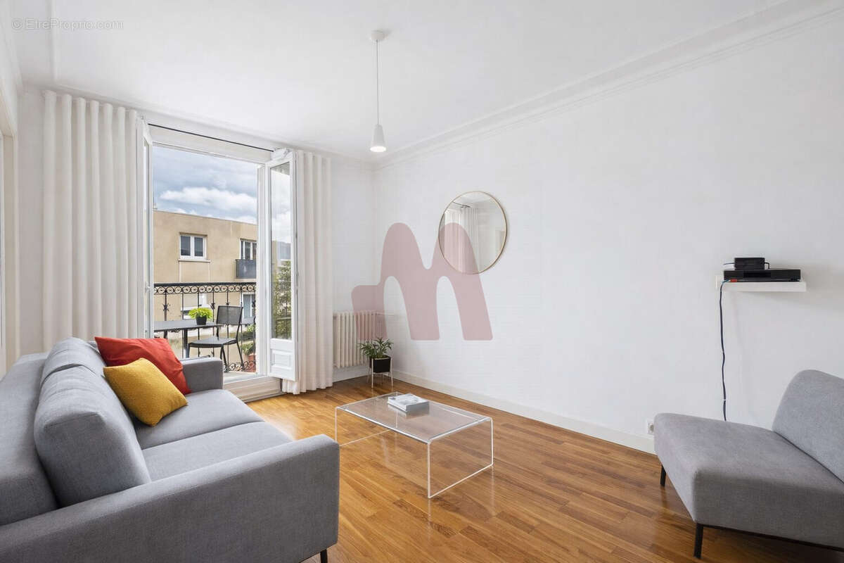 Appartement à PARIS-18E