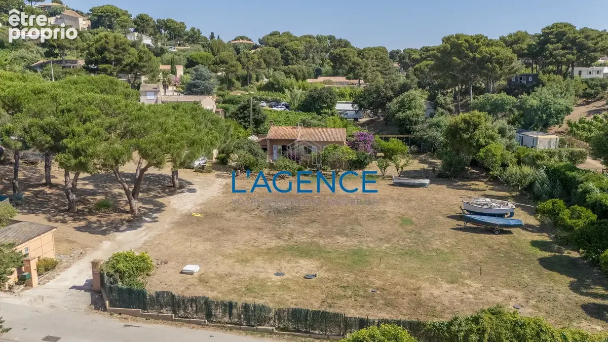 PROPRIETE GIENS 5000m2 deux maisons à 250m2 de la mer - photo 4