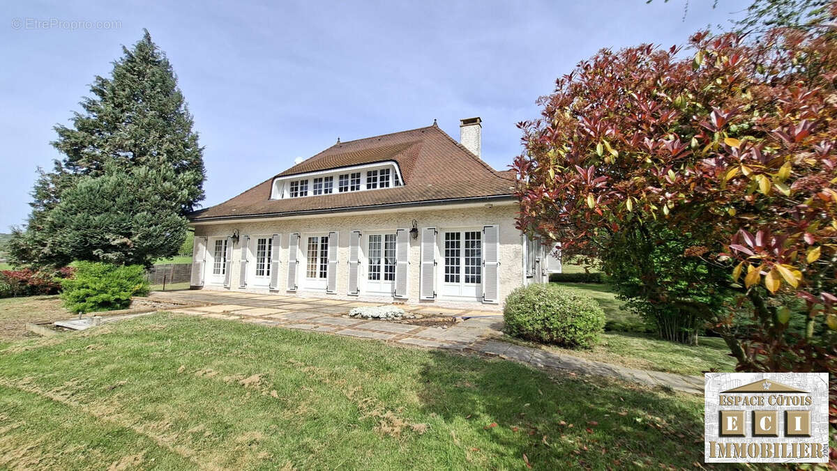 Maison à ORNACIEUX