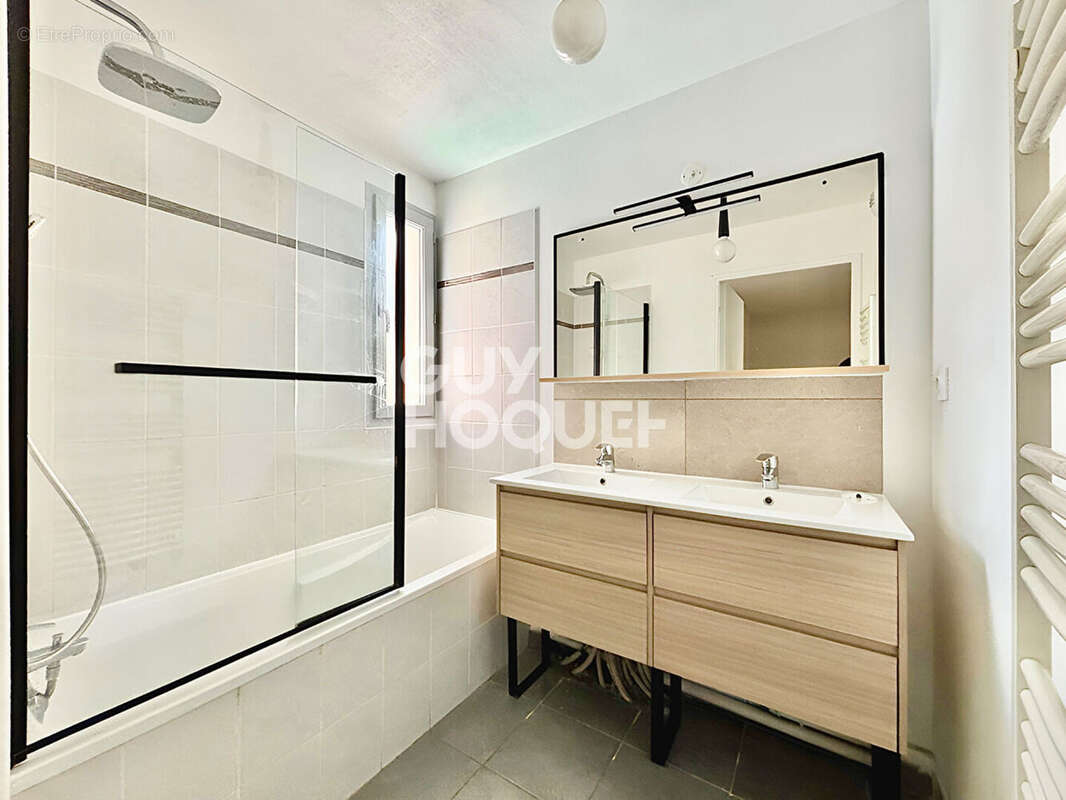 Maison à VAULX-EN-VELIN