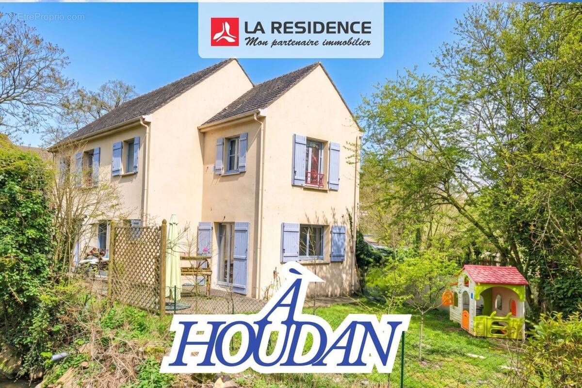 Maison à HOUDAN