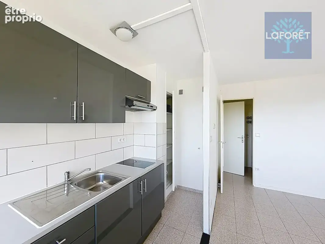 Studio rénové - très lumineux - 21,42 m² -bas du parc impérial - photo 3