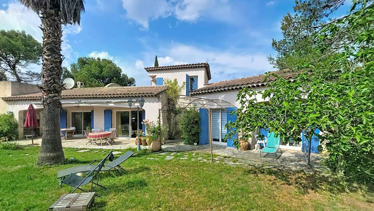 Maison à LE CANNET-DES-MAURES