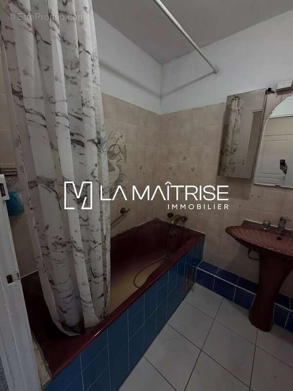 Appartement à MARSEILLE-3E