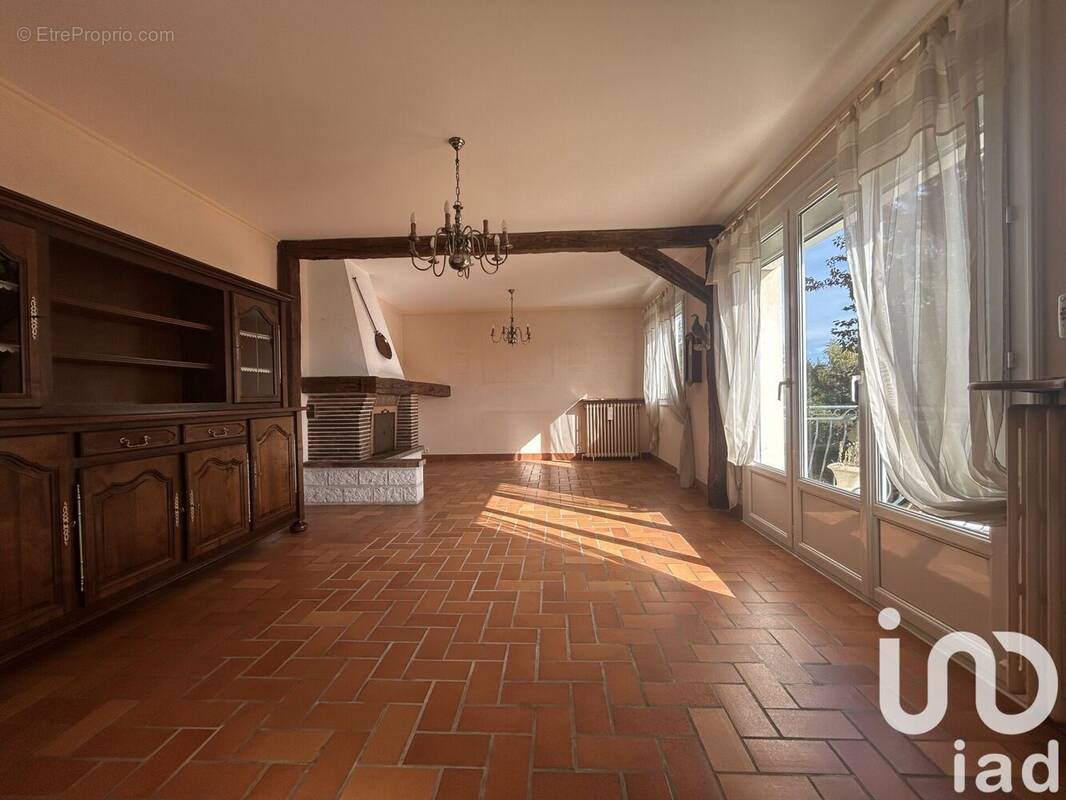 Photo 1 - Maison à SAINT-SULPICE-DE-POMMERAY