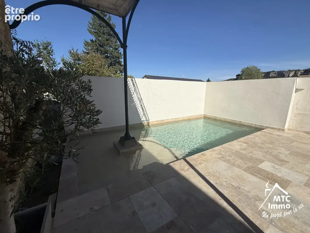 Triplex en pierre 182 m2 type maison de village haut standing 5 chambres piscine - photo 2