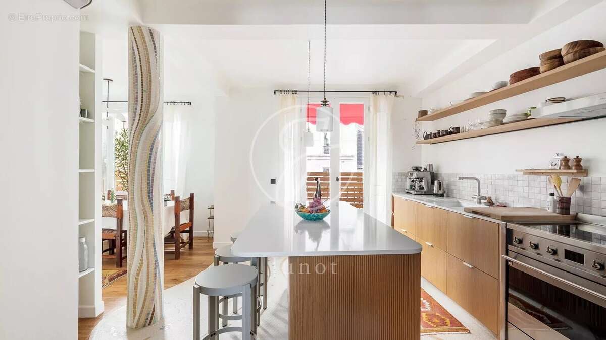 Appartement à PARIS-18E