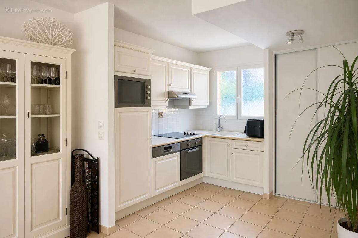 Maison à ROQUEBRUNE-SUR-ARGENS