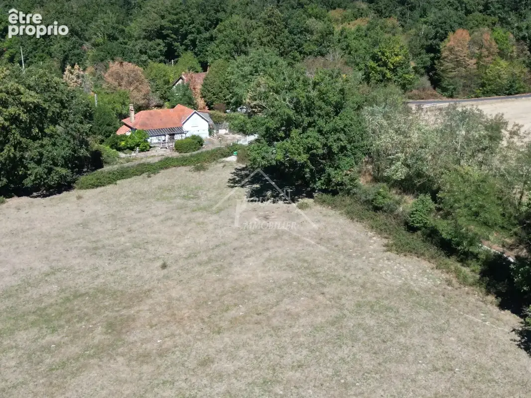 Terrain constructible de 1068 m² - photo 6