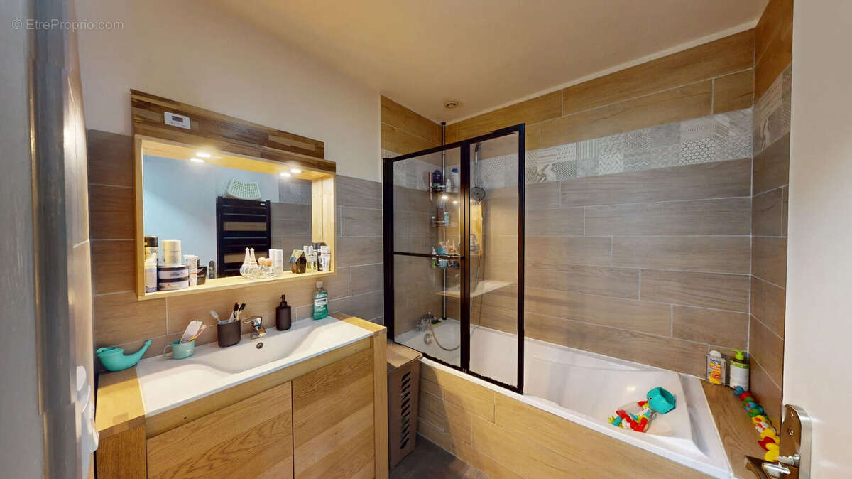 Appartement à VIZILLE