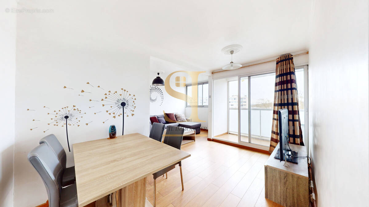 Appartement à SAVIGNY-SUR-ORGE