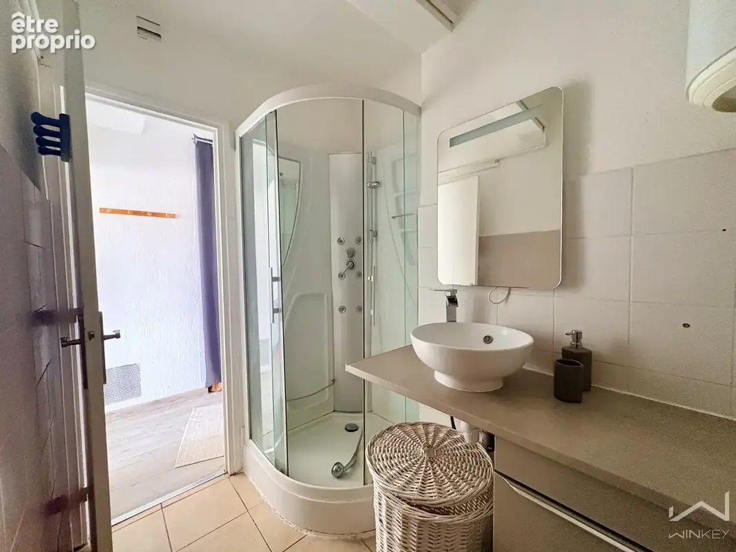 Studio lumineux - dernier étage vue dégagée château de Cagnes - photo 7