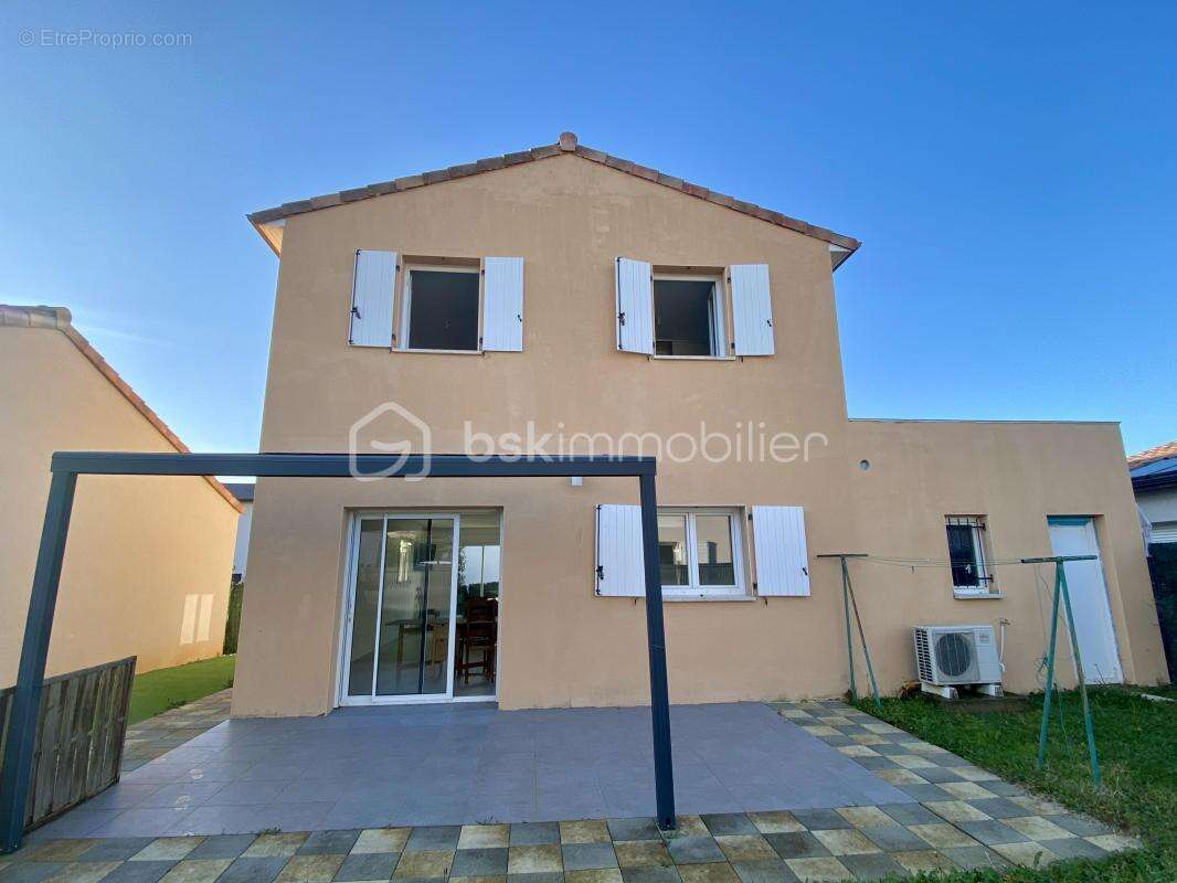 Maison à MONTELIMAR