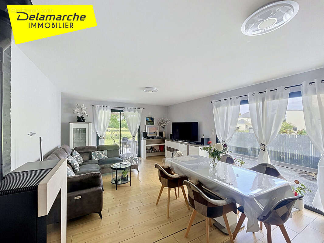Maison RARE A LA VENTE de Plain pied à Ducey-les Chéris quatre chambres et proche commerces  et A 84 - photo 2