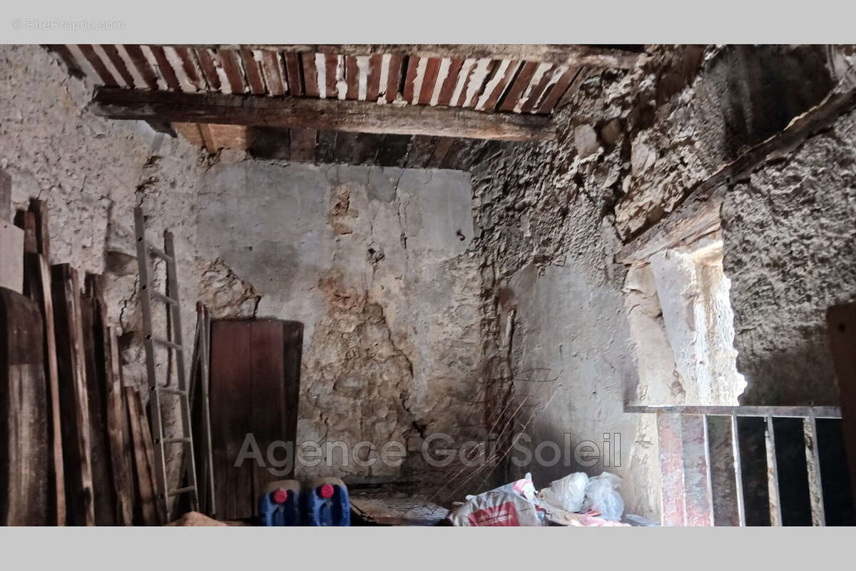 Maison à NISSAN-LEZ-ENSERUNE