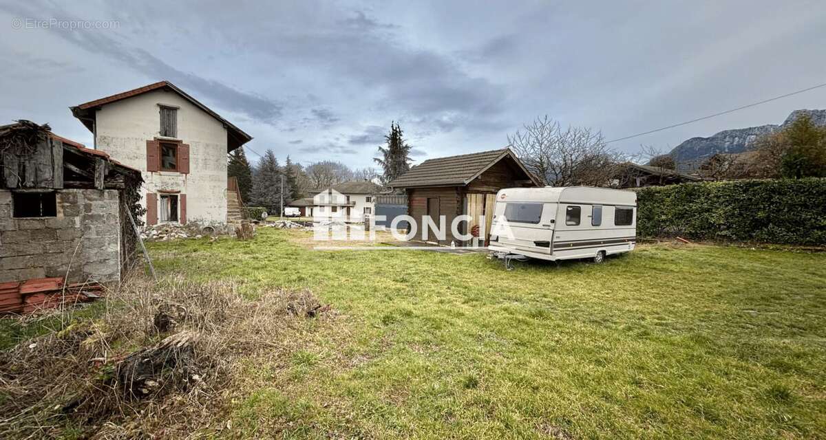 Maison à LA ROCHE-SUR-FORON