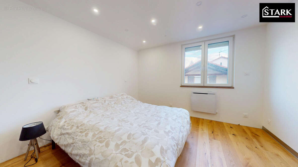 Maison à MONTBOUTON