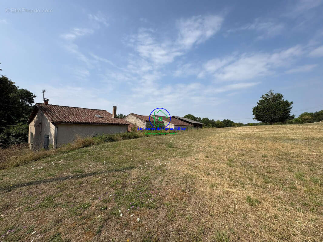 Maison 169 m² à Laroque-Timbaut  - photo 2