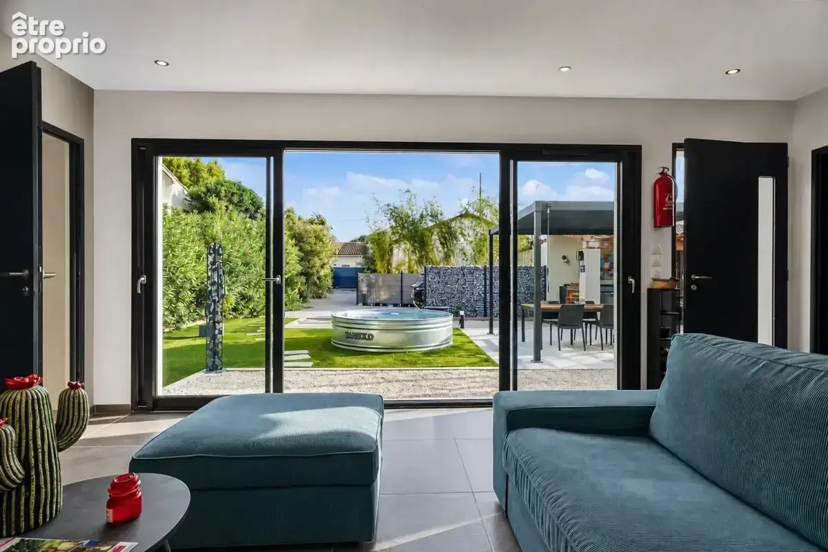 Maison de 5 pièces de 118 m² à Saint-Étienne-du-Grès - photo 5