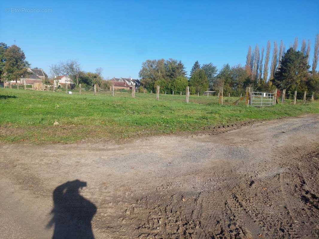 Terrain à CANNY-SUR-MATZ