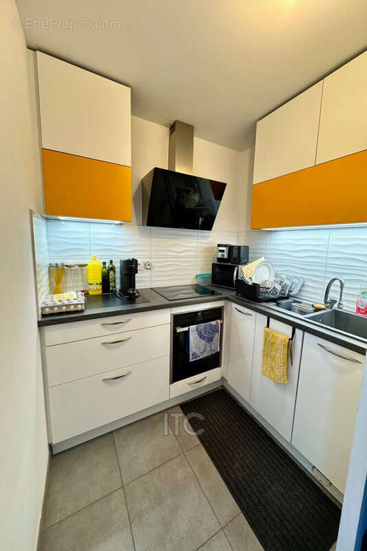 Appartement 47 m² à Chateauneuf-Le-Rouge  - photo 2