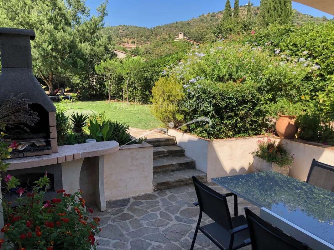 Villa T6. Parc de 2 089 m² avec piscine - photo 6