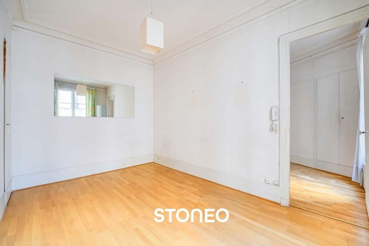 Appartement à PARIS-7E