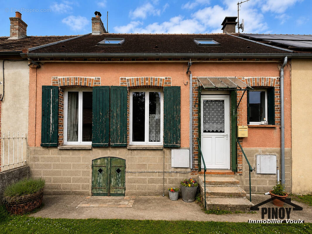 Maison à VILLETHIERRY