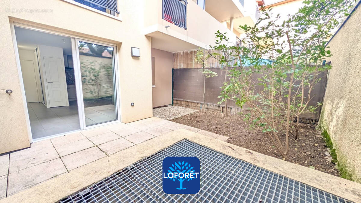 Appartement à MEYZIEU