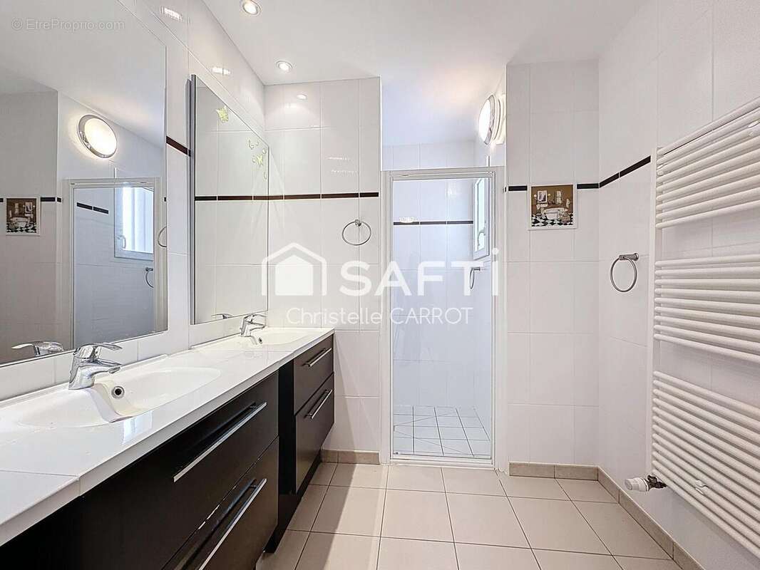 Photo 9 - Maison à IZON