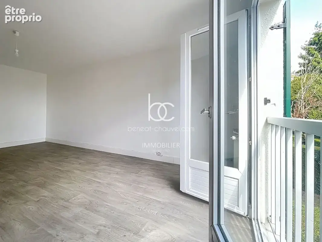Vannes Quartier Clos Tilhen - Maison / Appartement avec deux chambres 59.02 m² carrez - photo 3