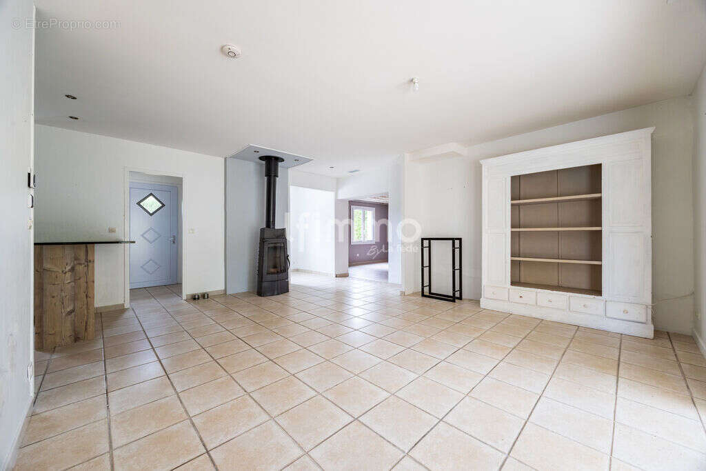 Maison 4 chambres - piscine - grand terrain - photo 8