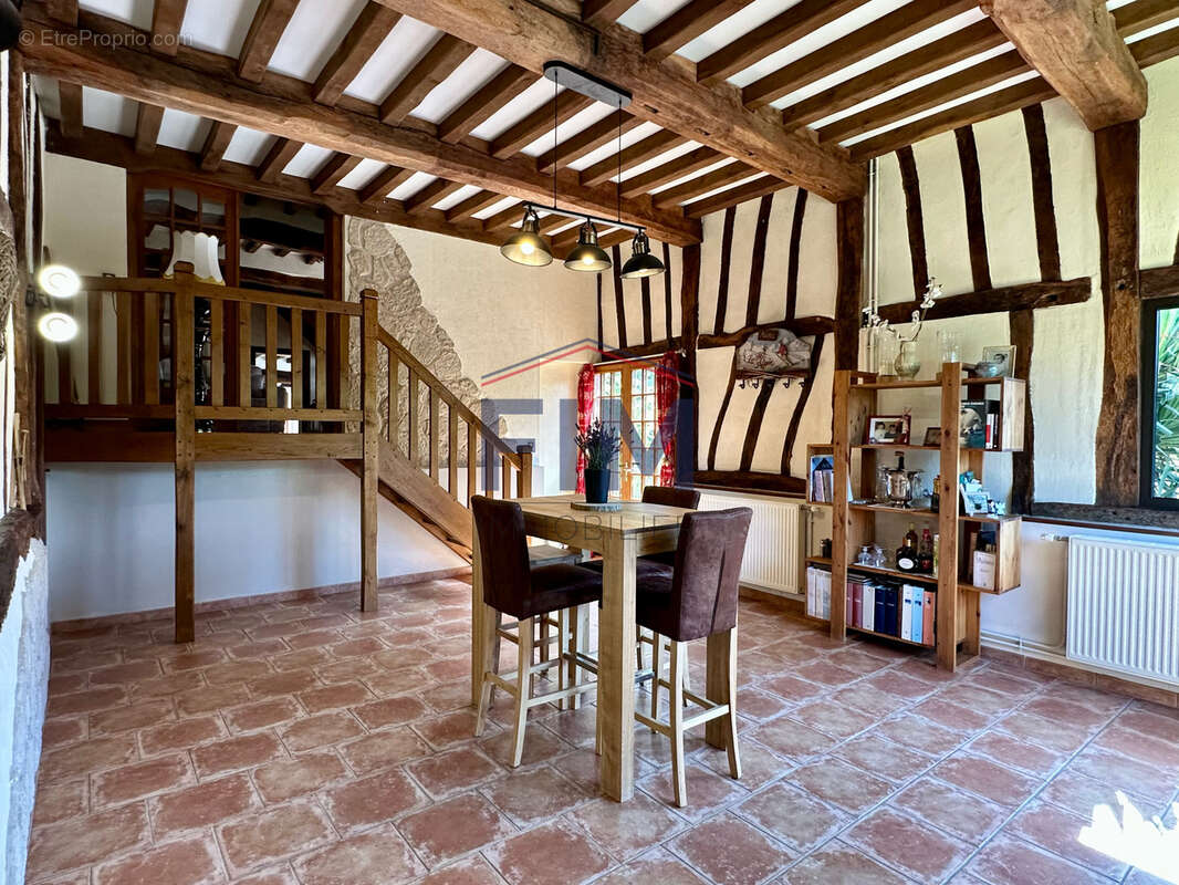 Maison à NEUFCHATEL-EN-BRAY