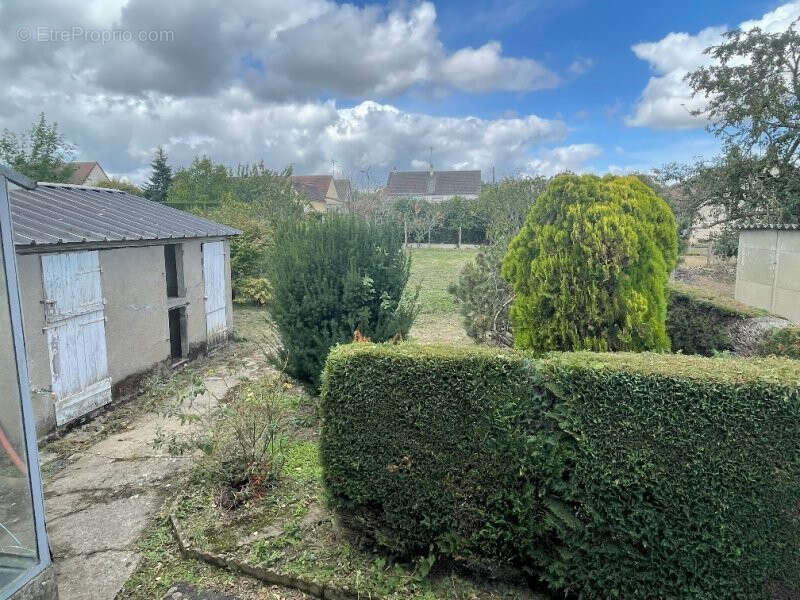 Maison à LA BAZOCHE-GOUET