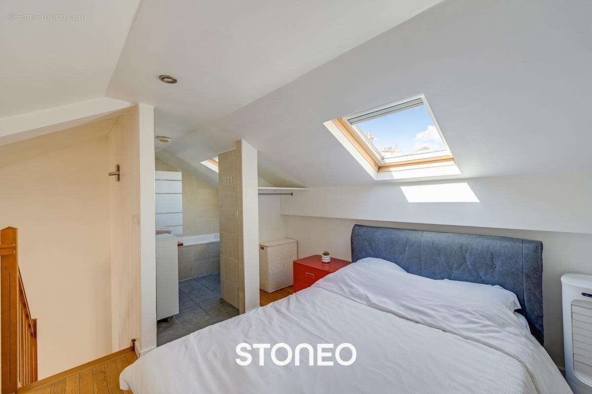 Appartement à PARIS-8E