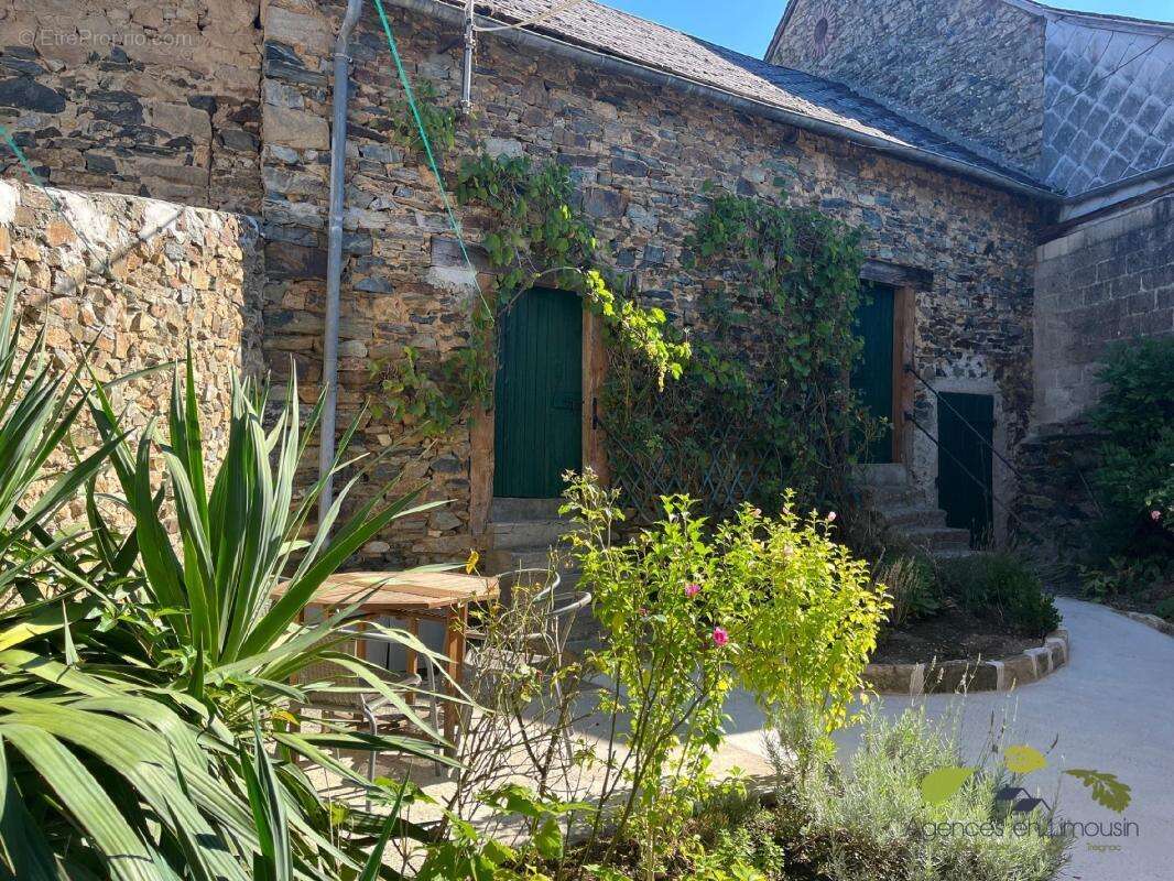Maison à CHAMBOULIVE
