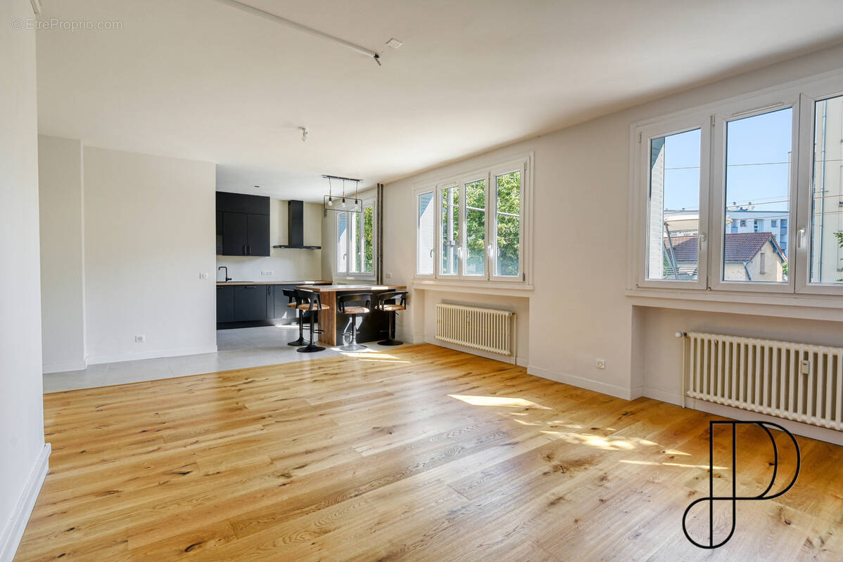 Appartement à LYON-8E