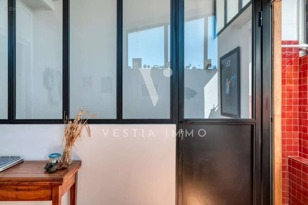 Maison atypique rénovée – 108 m² au sol – 4 chambres – cour privée - photo 16