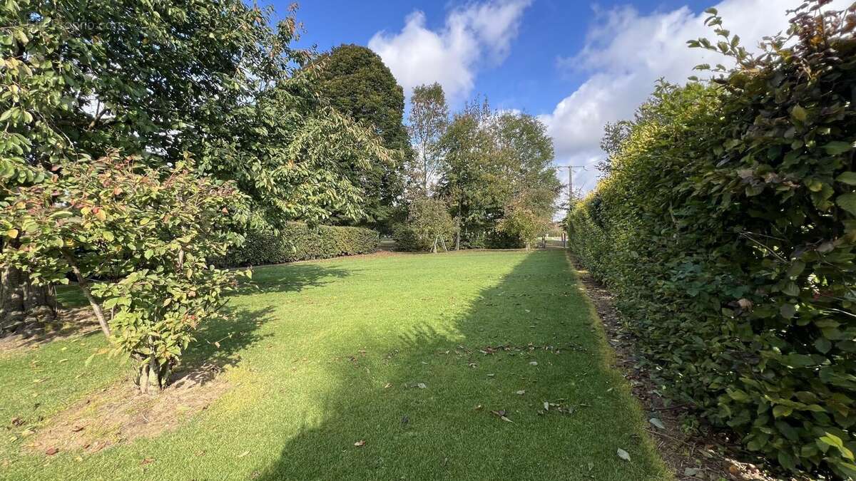 Maison à HORNOY-LE-BOURG