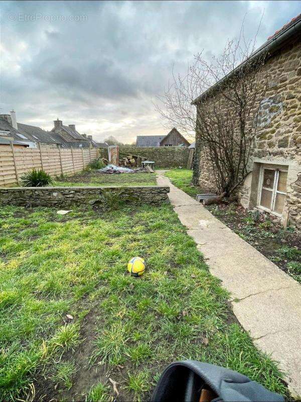 Maison à SAINT-PIERRE-DE-PLESGUEN