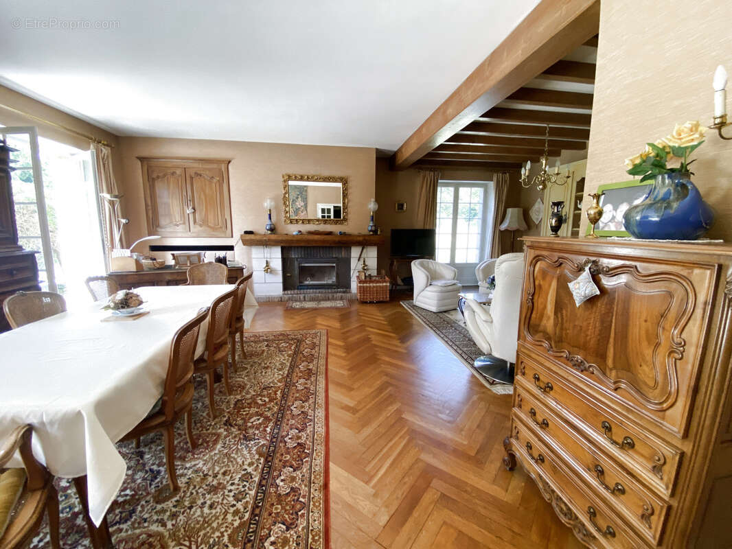 Maison à LATRONQUIERE