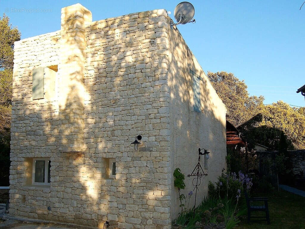 Maison à L'ISLE-SUR-LA-SORGUE