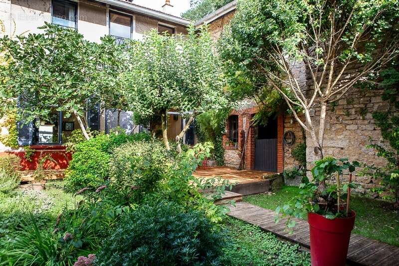 Maison à ALISE-SAINTE-REINE