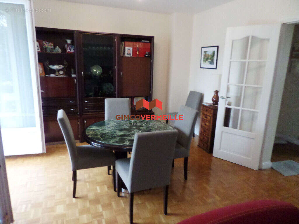 Appartement à LA CELLE-SAINT-CLOUD