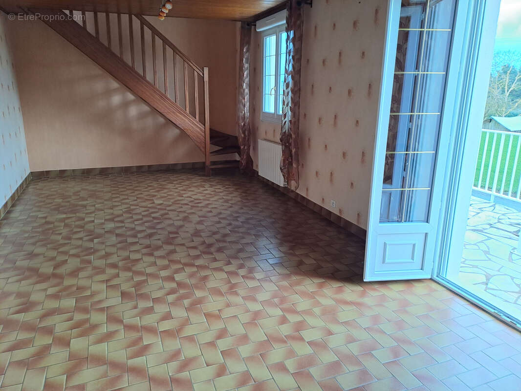 Maison à SAINT-HERBLON