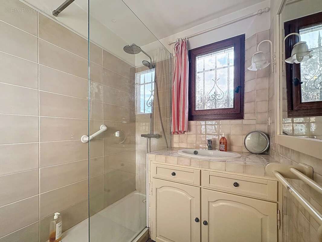 Maison à LA GARDE-FREINET